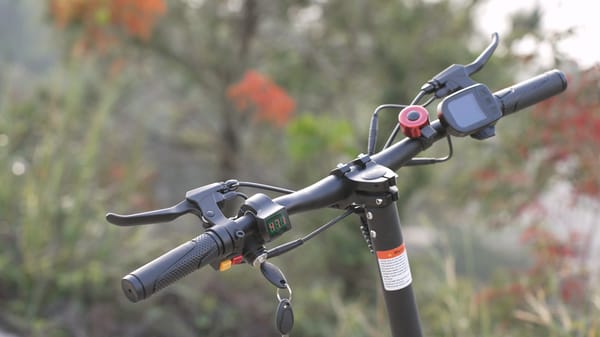 KUGOO G-BOOSTER Motor Power: 800W x 2 Battery Capacity: 48V/23Ah Trade Sutinen EU