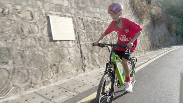 Teens E-Bike | 24 inch Aluminum 36v 250w | Hoody CYSUM Trade Sutinen EU Teens E-Bike | 24 inch Aluminum 36v 250w | Hoody CYSUM Trade Sutinen EU