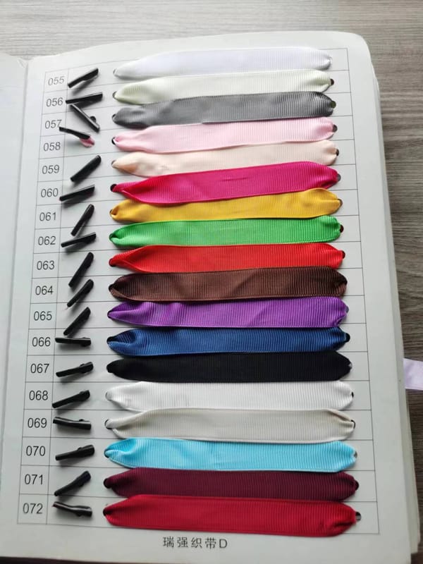 Custom Made with Your Own Logo Paper Shopping Bag Paper Gift Bag Paper Bags with Handles 3