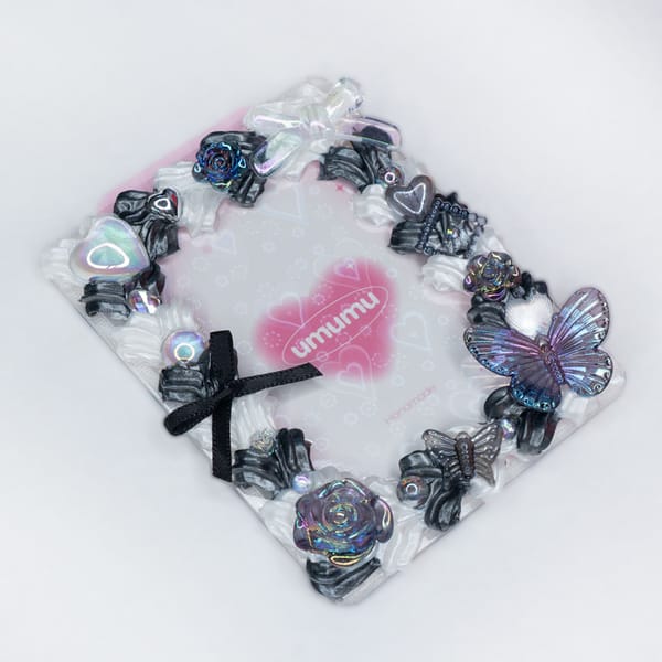 Umumu Pearl & Roses Toploader Black Side View Umumu Pearl & Roses Toploader Black Side View