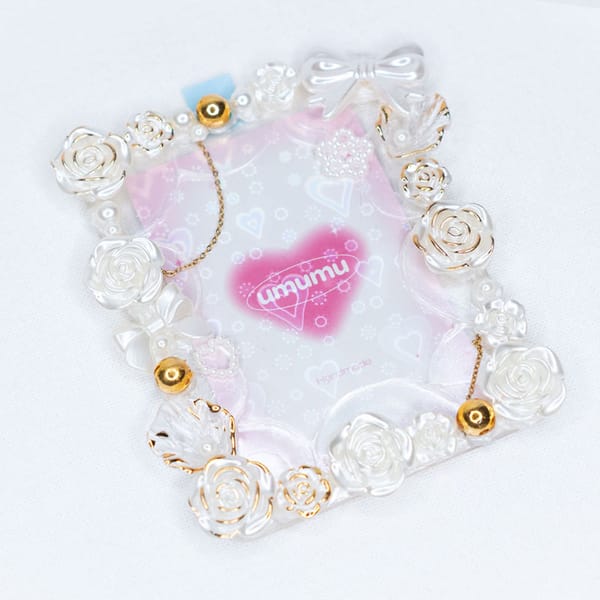 Roses and Chain White and Gold Side View Roses and Chain White and Gold Side View