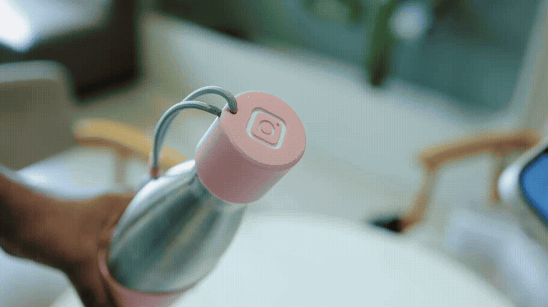 Liquisip smart water bottle connecting with phone sharing instagram and social media Liquisip smart water bottle connecting with phone sharing instagram and social media