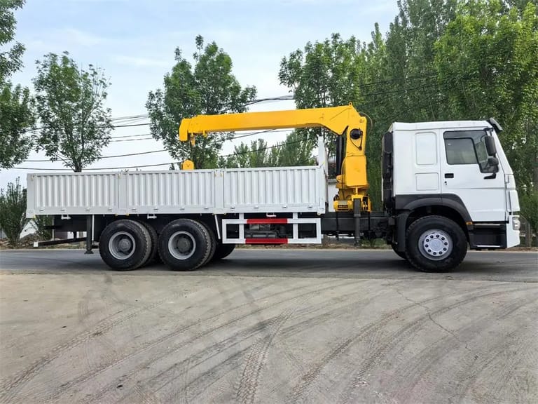 HOWO 6×4 20 Ton Truck Crane HOWO 6×4 20 Ton Truck Crane