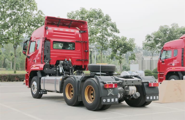 Hohan N7W 400HP 6×4 Tractor Truck rear three quarter view showing axles and fifth wheel