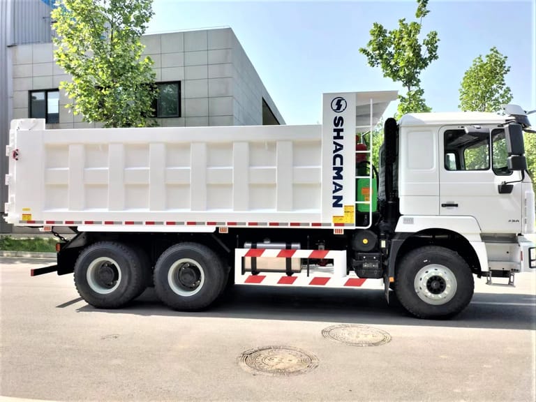 Shacman F3000 430HP 6x4 Dump Truck side view, heavy-duty construction and mining vehicle, high-strength steel cargo body, robust chassis