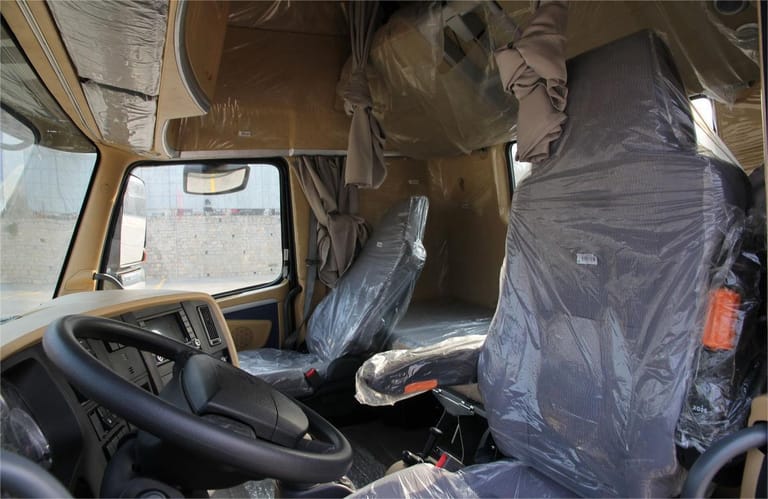 HOWO A7 420HP 6X4 tractor truck high-roof sleeper cabin with ergonomic interior and comfortable driver seat HOWO A7 420HP 6X4 tractor truck high-roof sleeper cabin with ergonomic interior and comfortable driver seat