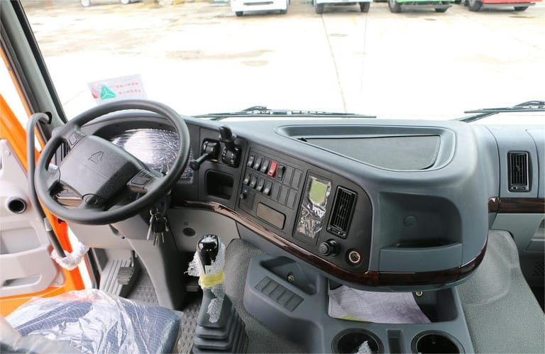 HOWO 380HP 6×4 Tractor Truck high-roof sleeper cab interior and controls