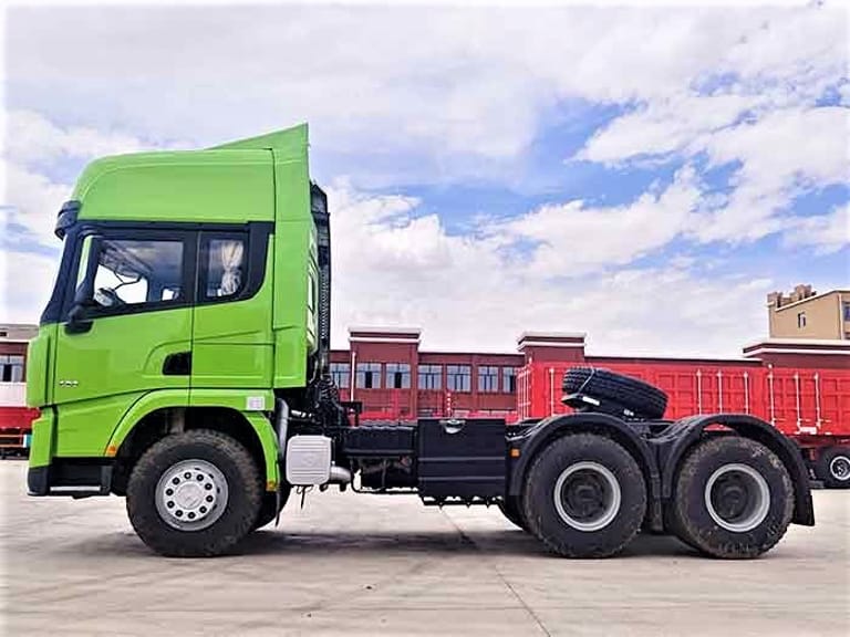 Shacman X3000 430HP 6x4 Tractor Truck side view showing chassis, fuel tank, and extended high-roof cab for efficient freight and container hauling