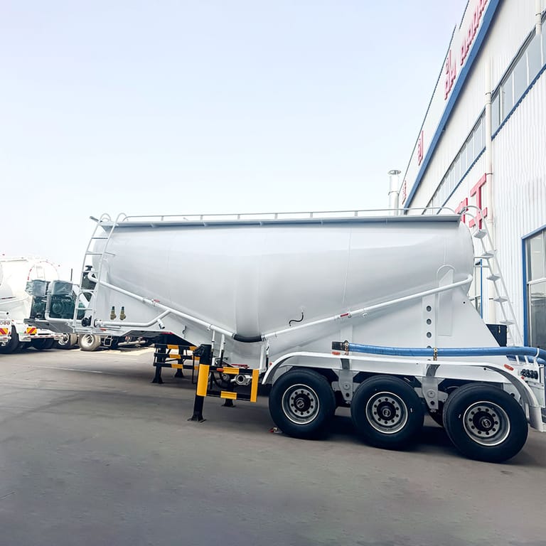 Cement semi trailer in stock Cement semi trailer in stock