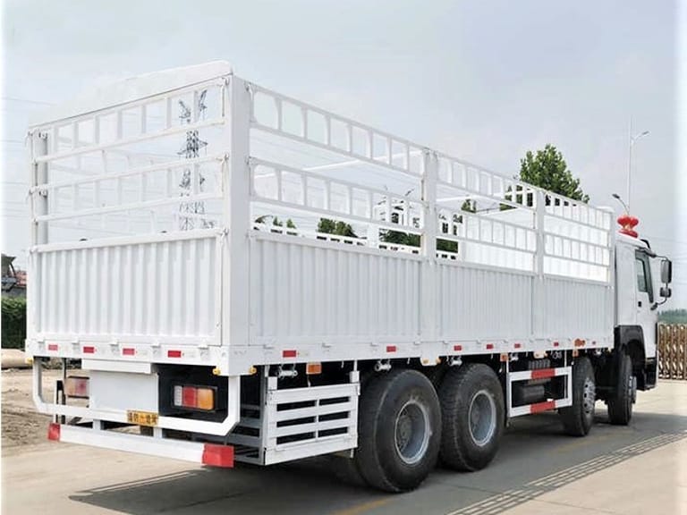 HOWO 8×4 Heavy-Duty Grid Cargo Truck HOWO 8×4 Heavy-Duty Grid Cargo Truck