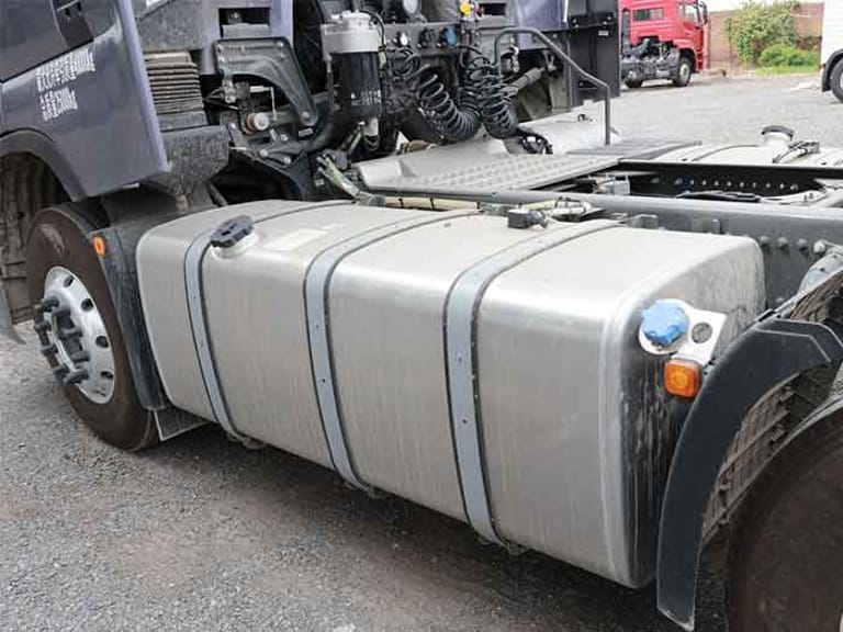 HOWO MAX 510HP 6×4 Tractor Truck 400L fuel tank for long-distance heavy-duty transport HOWO MAX 510HP 6×4 Tractor Truck 400L fuel tank for long-distance heavy-duty transport
