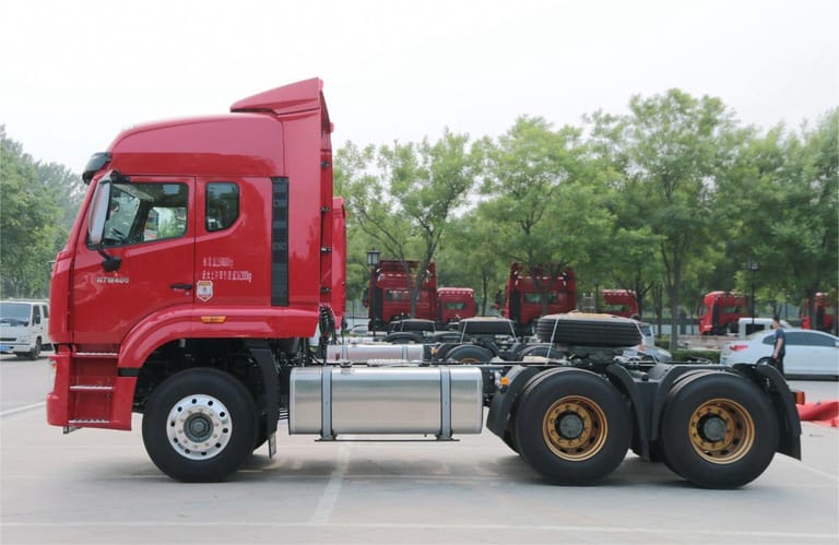 Hohan N7W 400HP 6×4 Tractor Truck side profile showing fuel tank and wheels