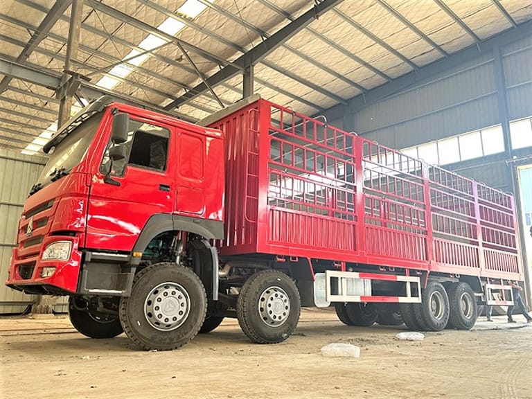 HOWO 8×4 Heavy-Duty Cargo Truck HOWO 8×4 Heavy-Duty Cargo Truck