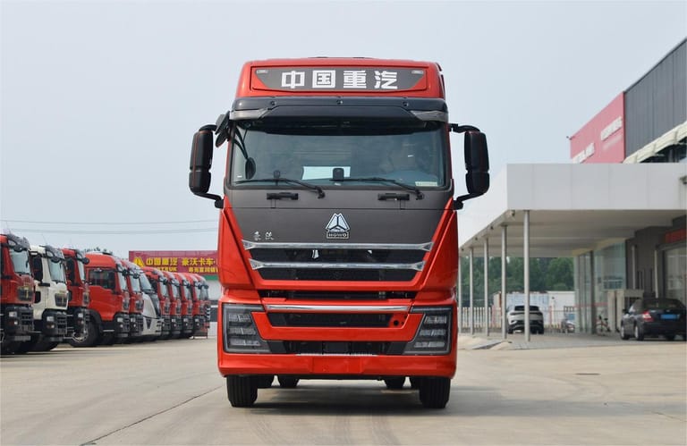 HOWO TH7 540HP 4×2 tractor truck front view HOWO TH7 540HP 4×2 tractor truck front view
