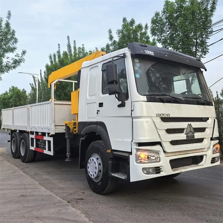 HOWO 6×4 20 Ton Truck Crane HOWO 6×4 20 Ton Truck Crane