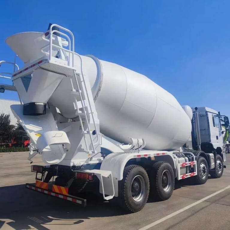 Shacman H3000 8×4 Concrete Mixer Truck