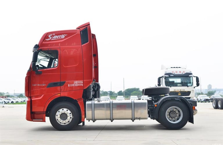 HOWO TH7 540HP 4×2 tractor truck side view HOWO TH7 540HP 4×2 tractor truck side view