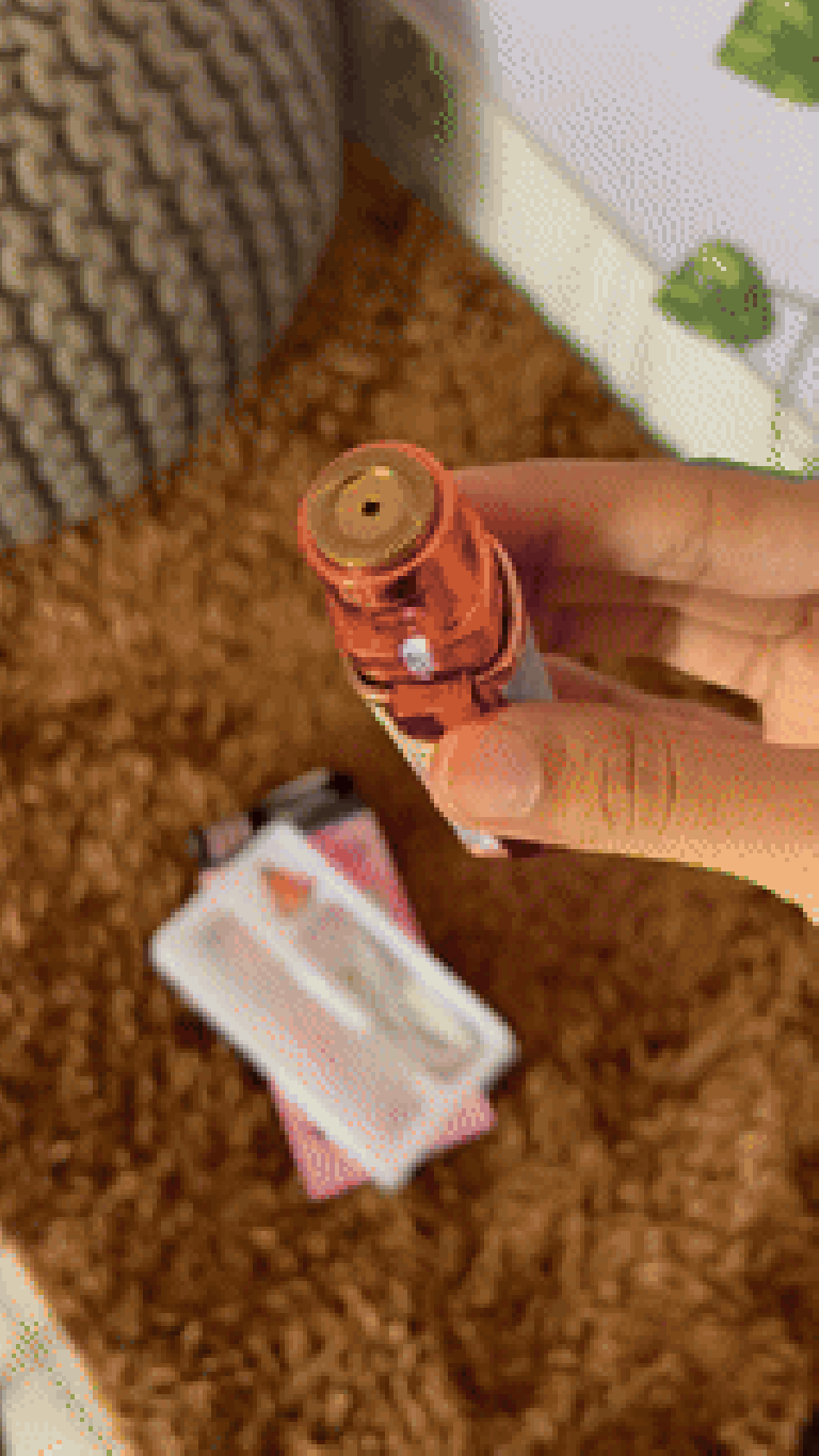 2-in-1 eyebrow shaver and facial hair remover