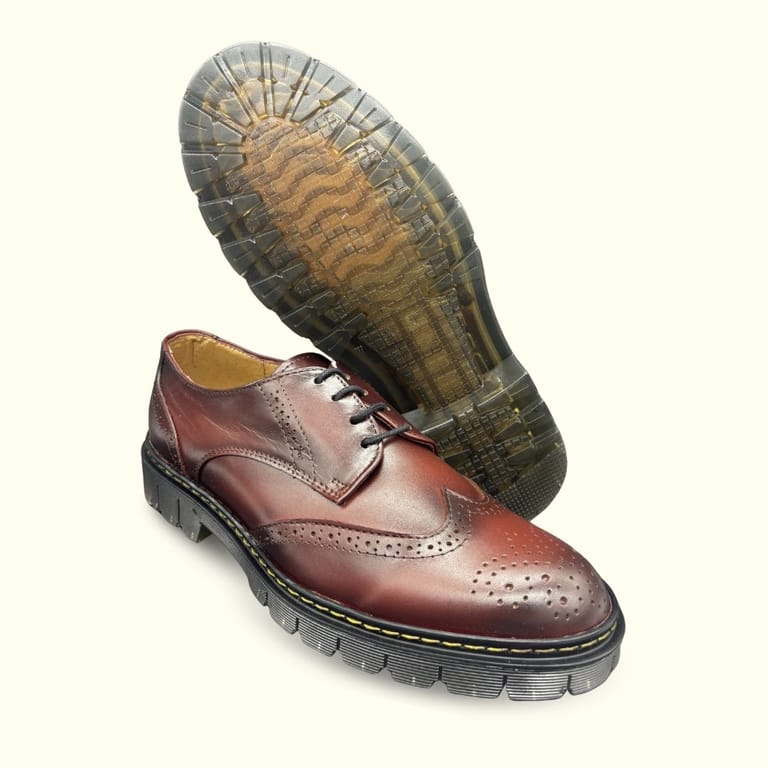 Zapatos bostonianos marca dargo color rojo con suela alta completamente de piel, plantilla super cómoda cubierta de piel de cerdo suela tr antiderrapante forro de piel, es un producto de alta calidad , es un calzado realizado en León Guanajuato Mexico directo desde fabrica