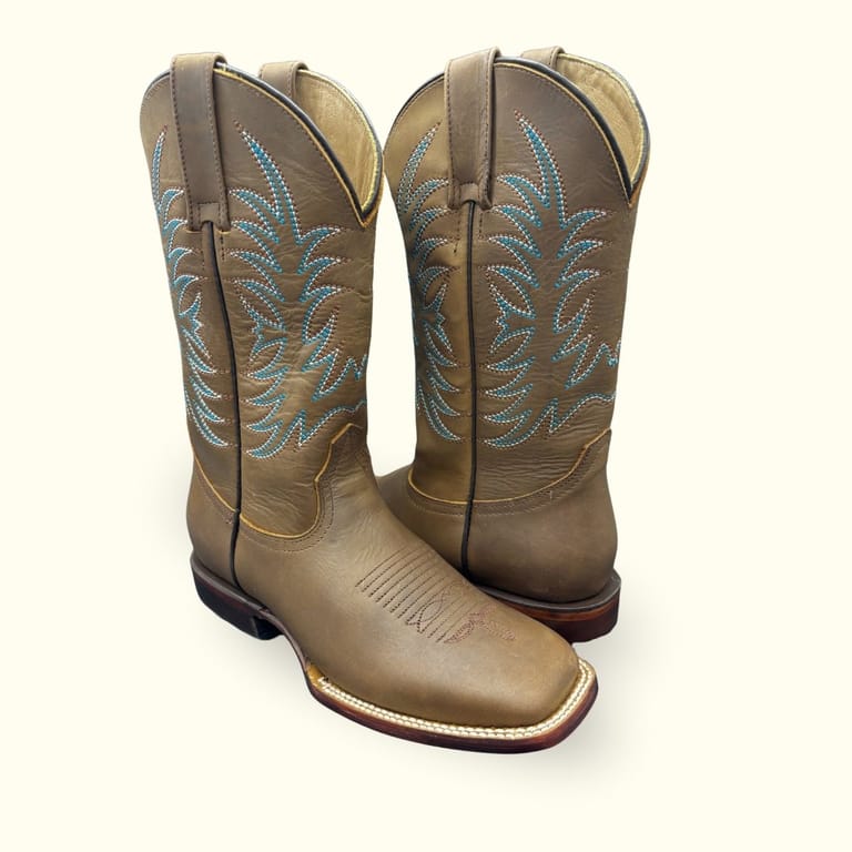 botas vaqueras Dargo completamente de piel color thang camel, corte, forro y plantilla de piel de res con contrucción welt cosida bordado vaquero para hombre que saben que el comercio local lo vale desde leon guanajuato