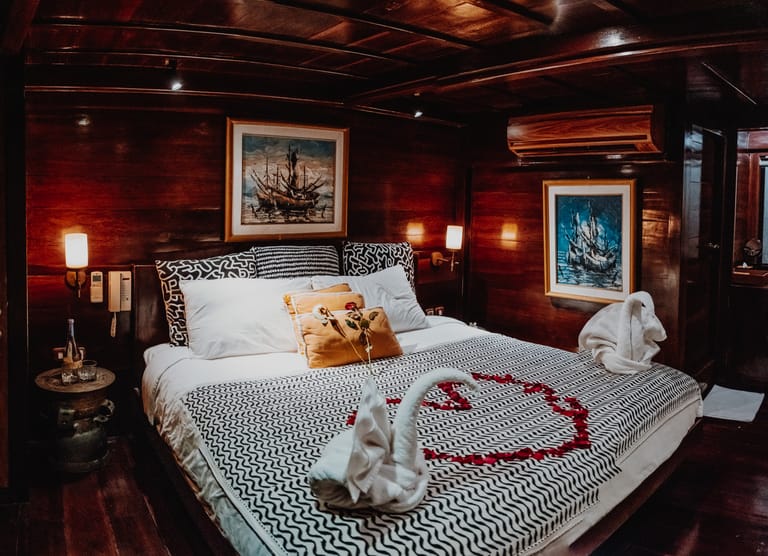 KING BED