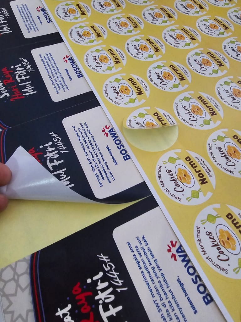 percetakan stiker label dundung print makassar