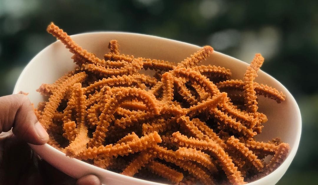 Tomato Murukku Chips | KERAMUNCH