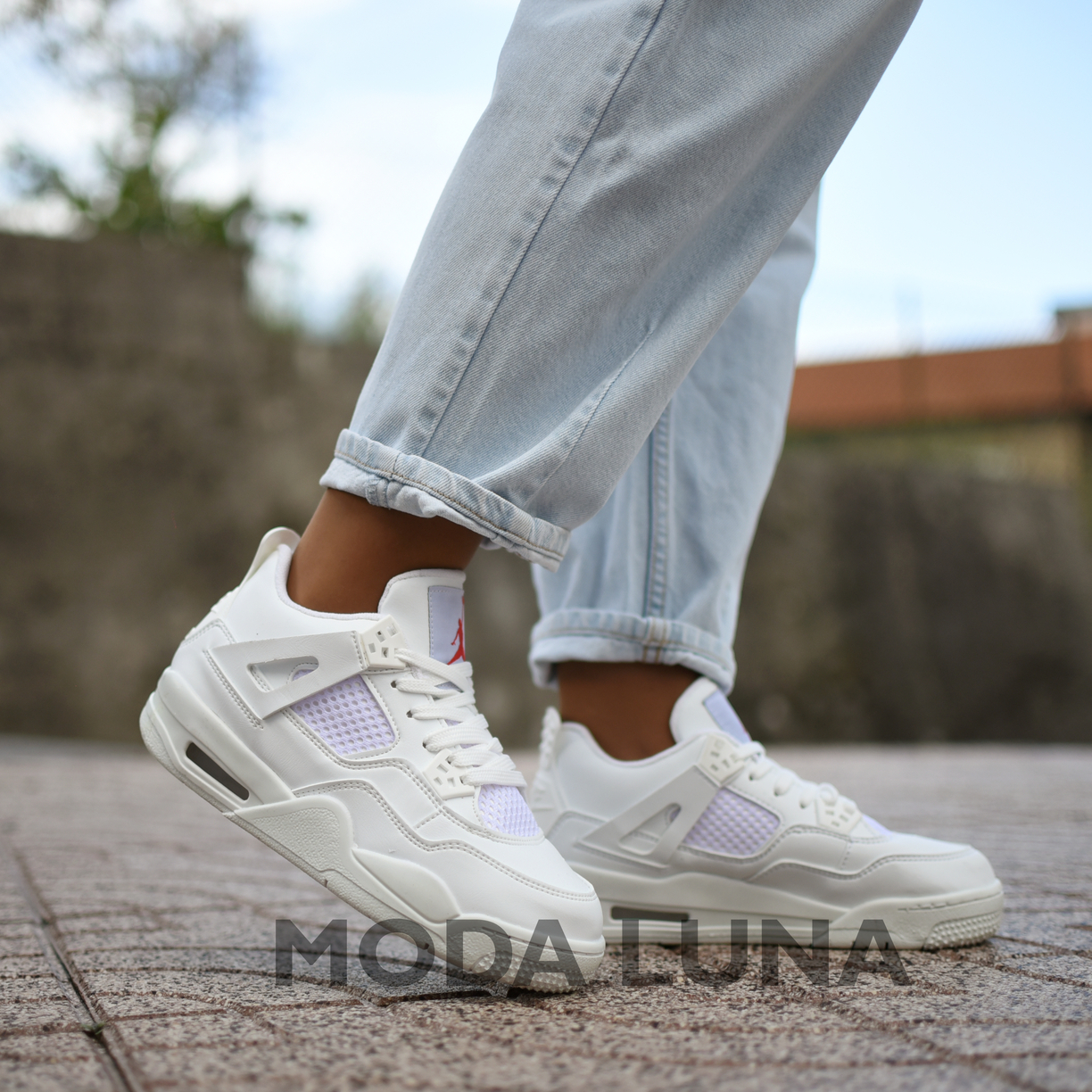Jordan 4 Moda Luna