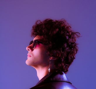 woman in black shirt wearing sunglasses