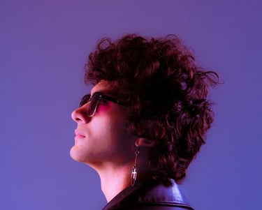 woman in black shirt wearing sunglasses