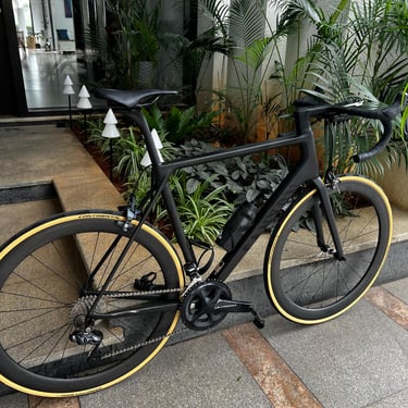 Canyon Ultimate CF SLX 8 Di2 road Bike Size-Large 2021 | SYCLES