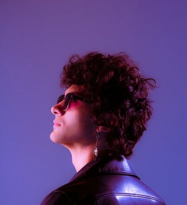 woman in black shirt wearing sunglasses