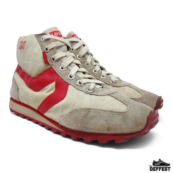 Levi s Vintage 70s 80s Beige and Red High Top Boot Runner Sneakers