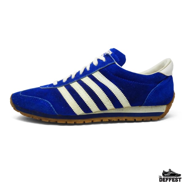 Blue shoes with white stripes shop