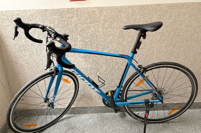 Giant SCR2 Road Bike - M -2025 -Rim brakes | SYCLES