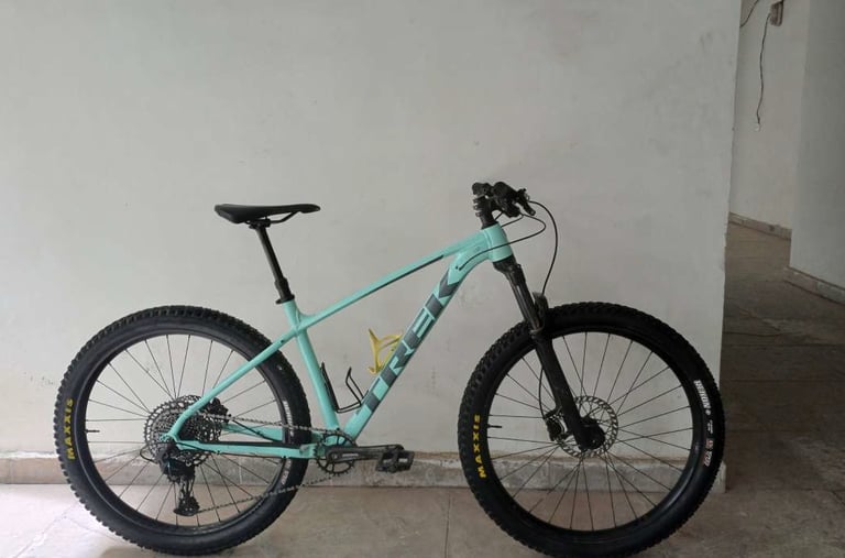 TREK ROSCOE7 マウンテンバイク M/Lサイズ チェスター】TREK(トレック