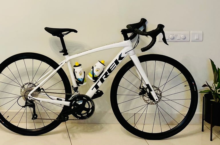 Trek Domane AL 3 Road Bike -49 cms -2024 | SYCLES