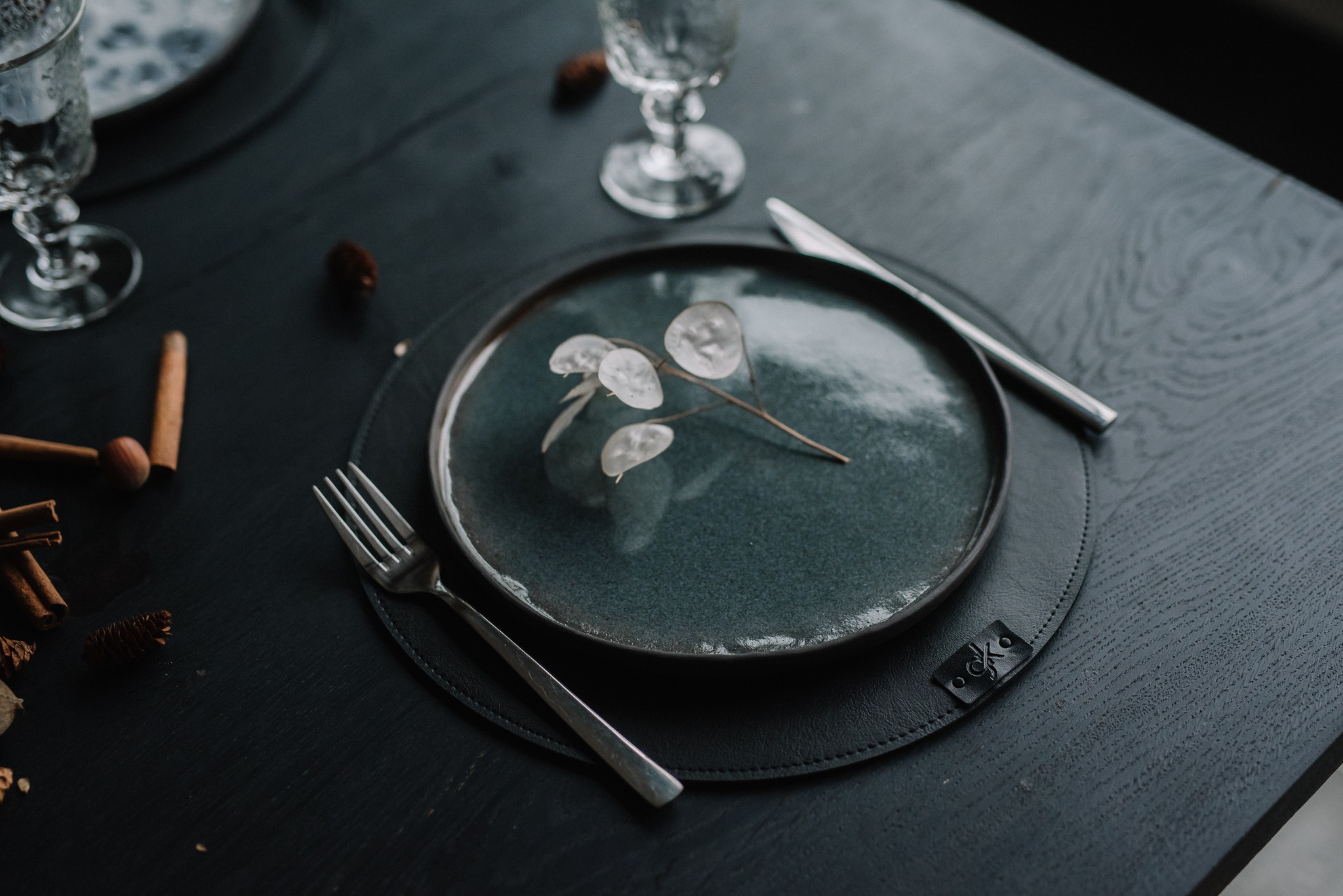 Apvalus stalo padėkliukas (⌀ 33 cm)