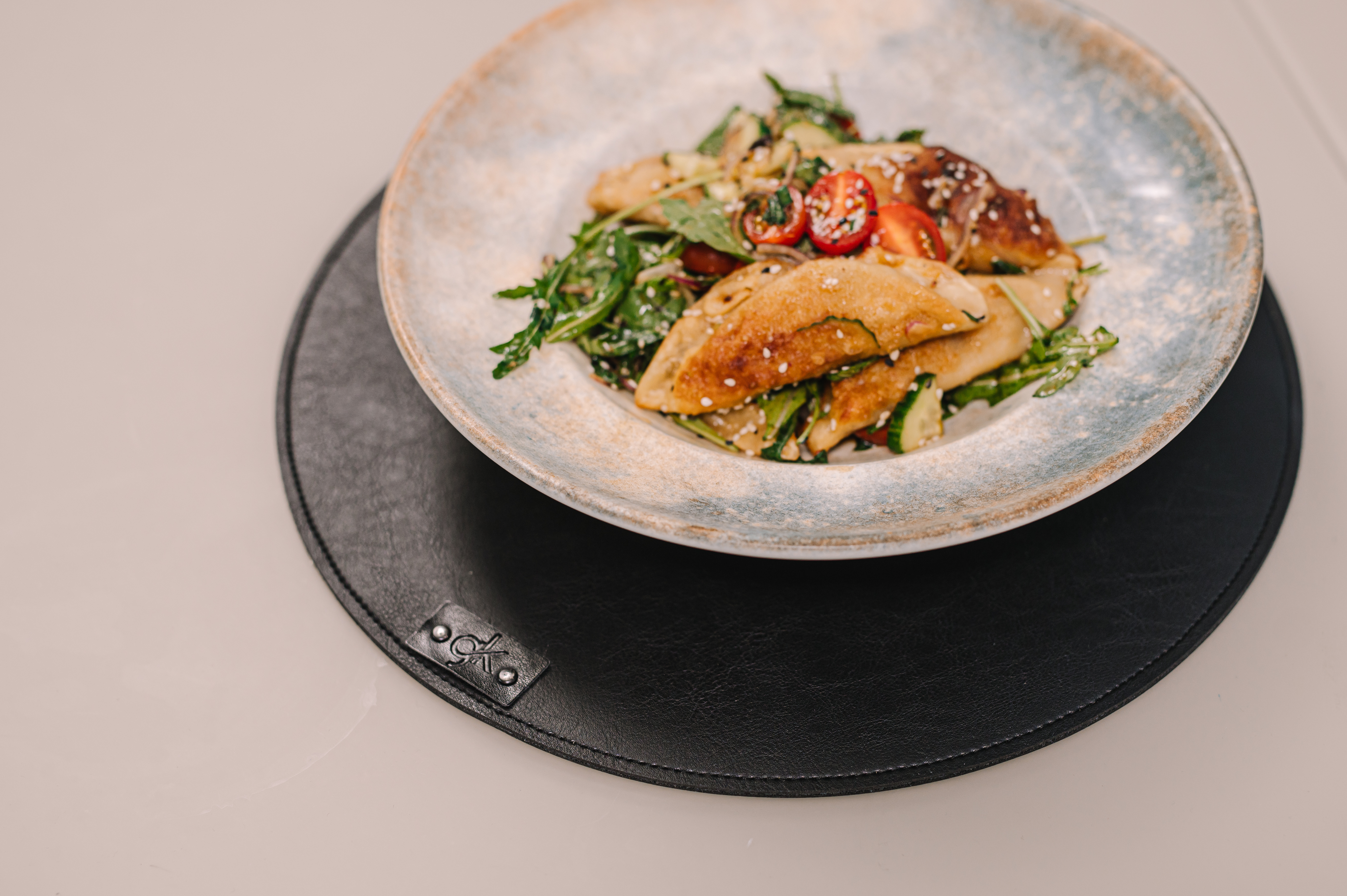 Apvalus stalo padėkliukas (⌀ 33 cm)