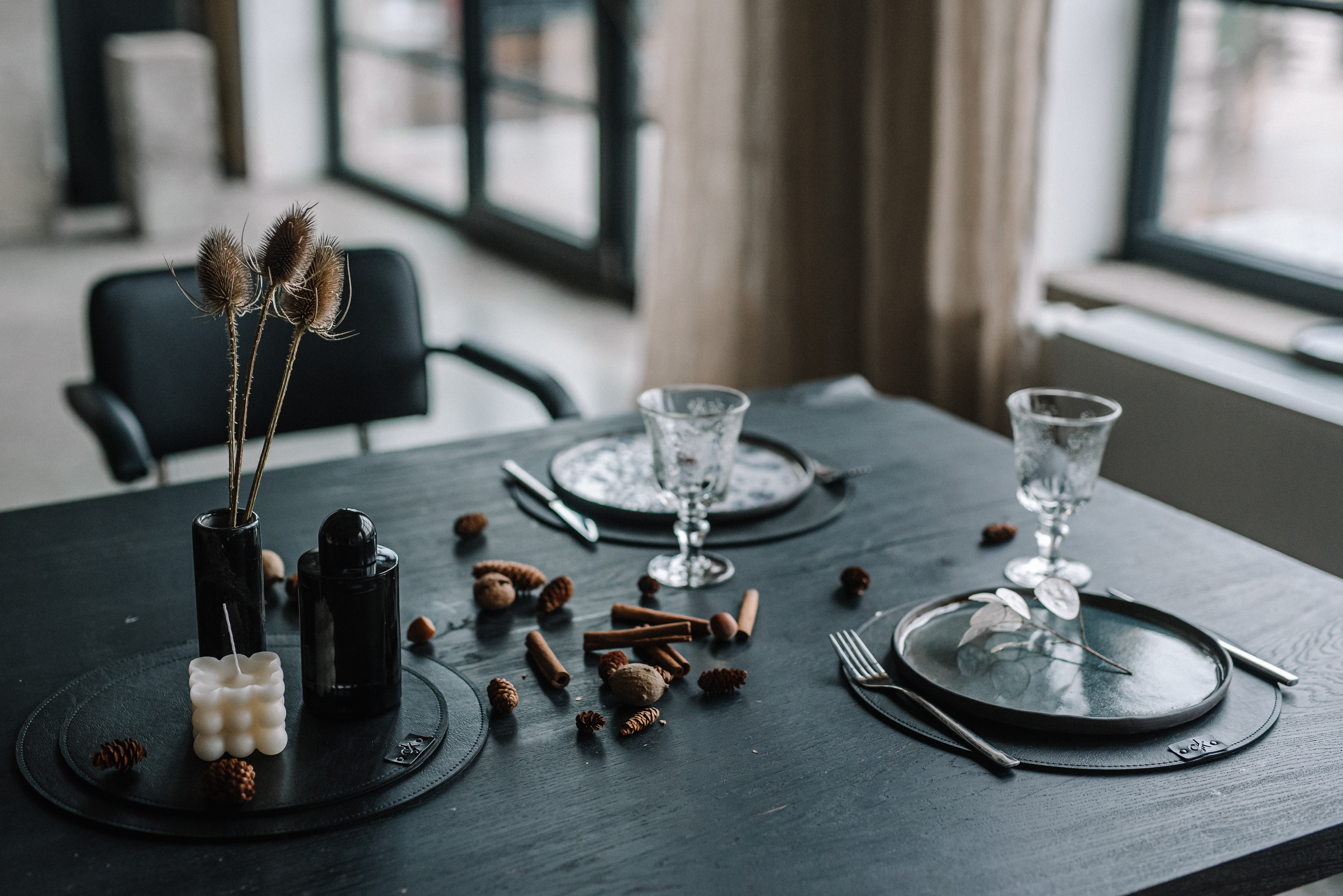 Apvalus stalo padėkliukas (⌀ 33 cm)