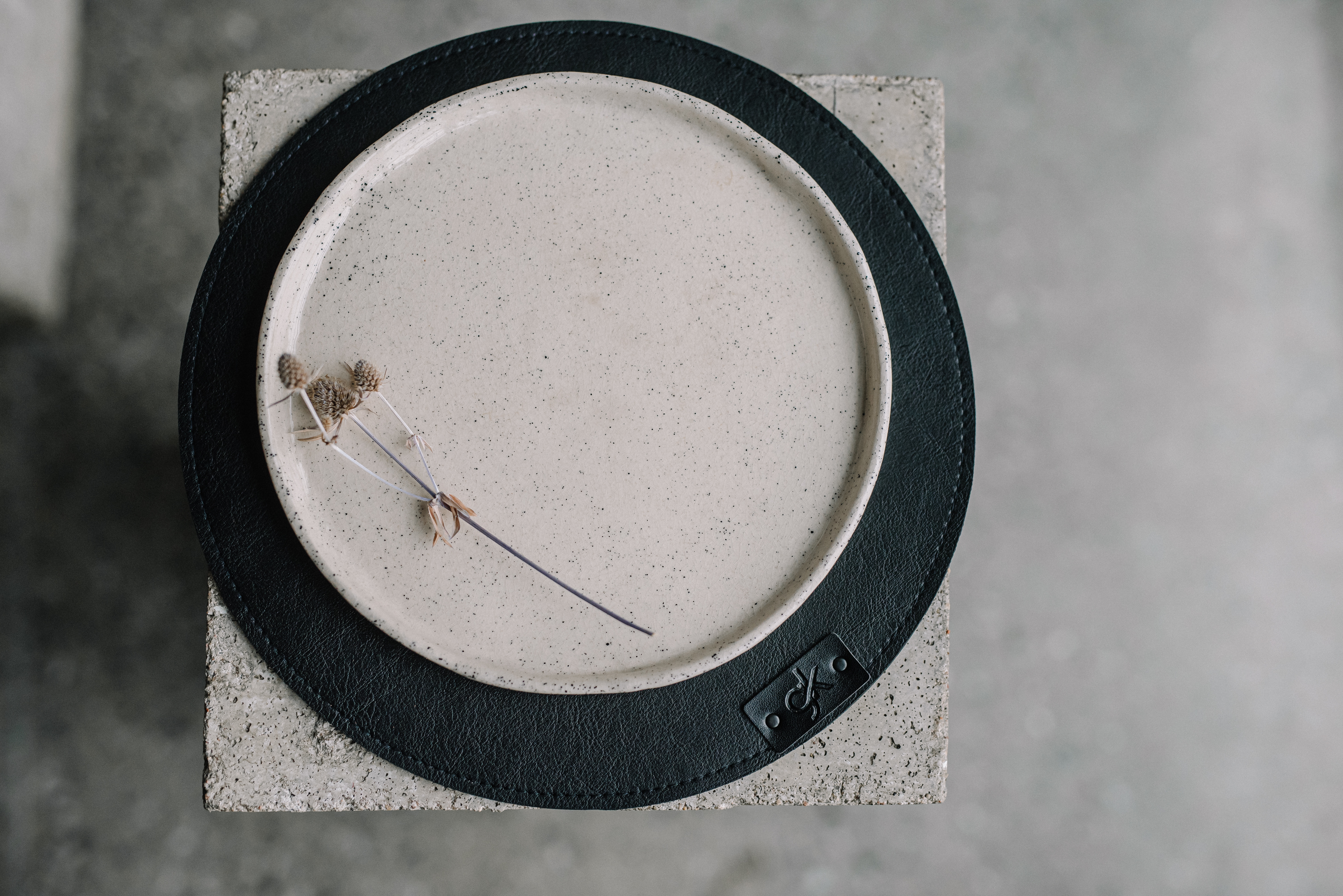 Apvalus stalo padėkliukas (⌀ 33 cm)