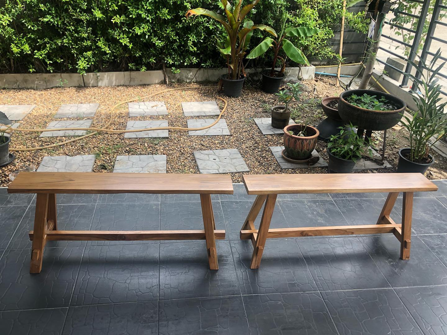 ม้านั่งไม้สน