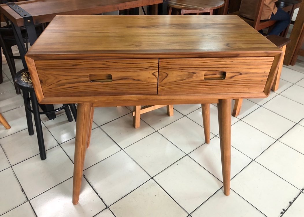 โต๊ะวางของไม้สัก