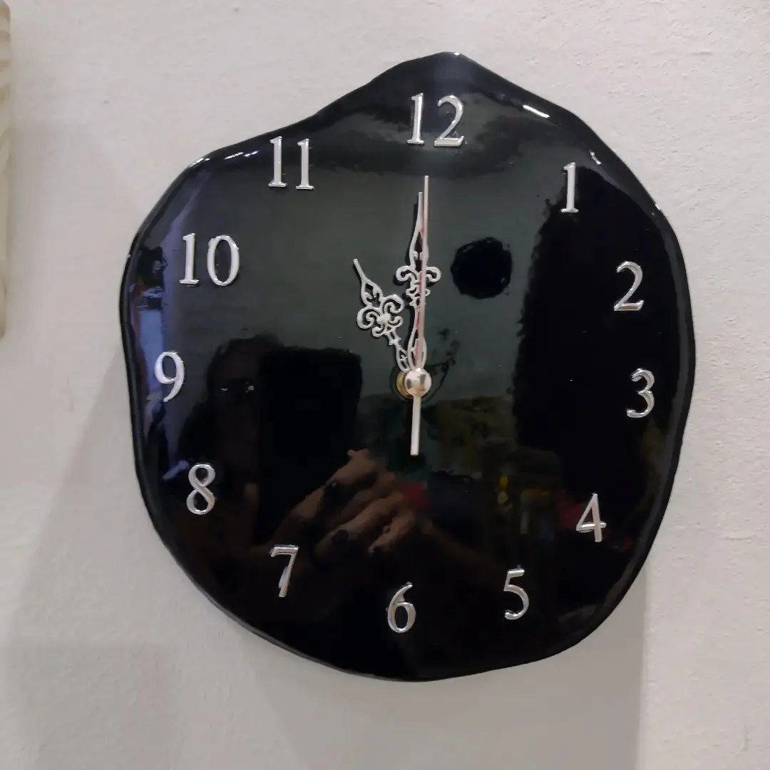 Relógio de Madeira Resinado