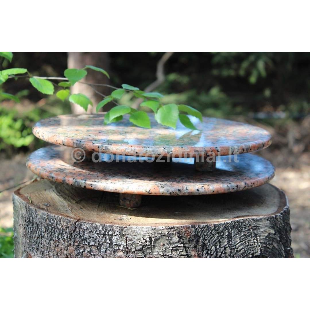 Apvalus padėklas iš raudono granito