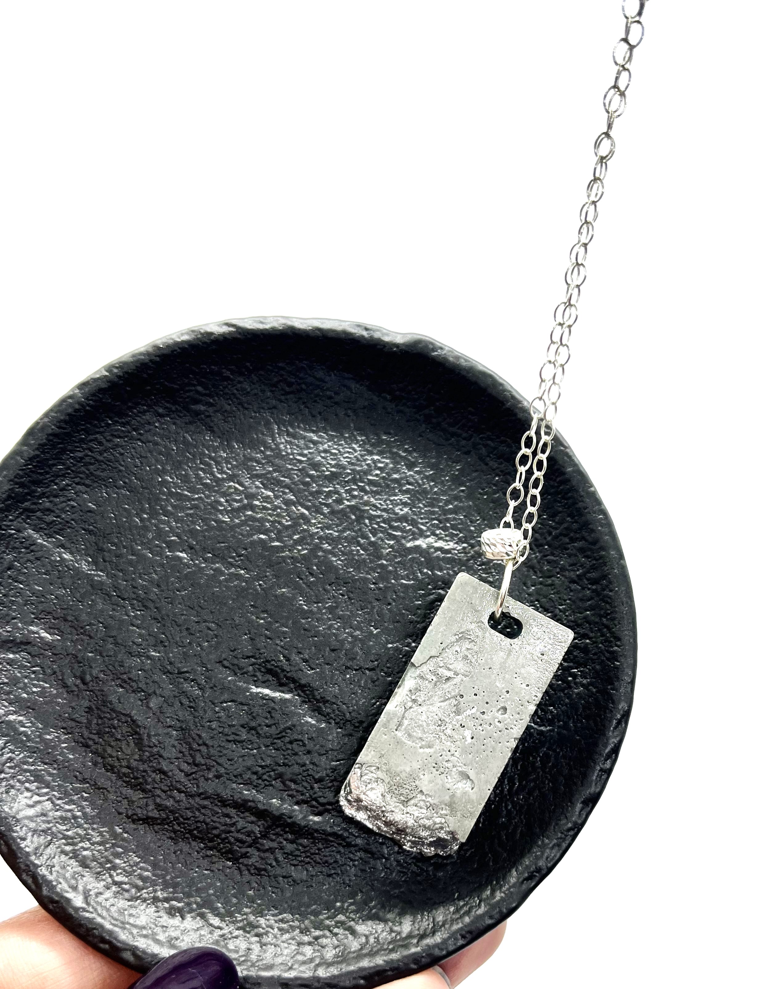 Pakabukas STATU / Pendant  STEEP