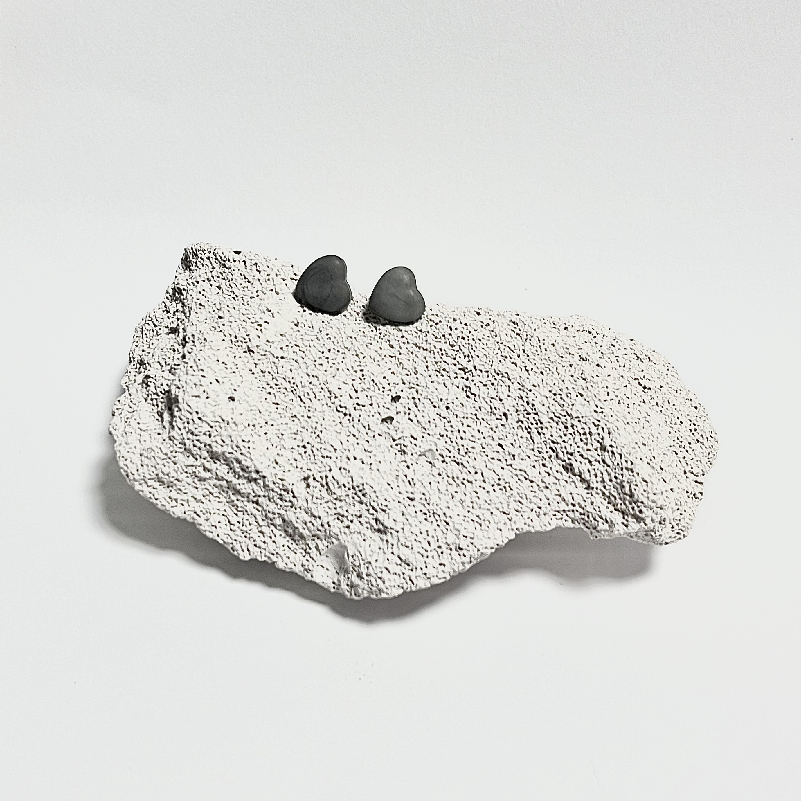 Auskarai MEILĖ, pilki atspalviai / Earrings LOVE, grey tones