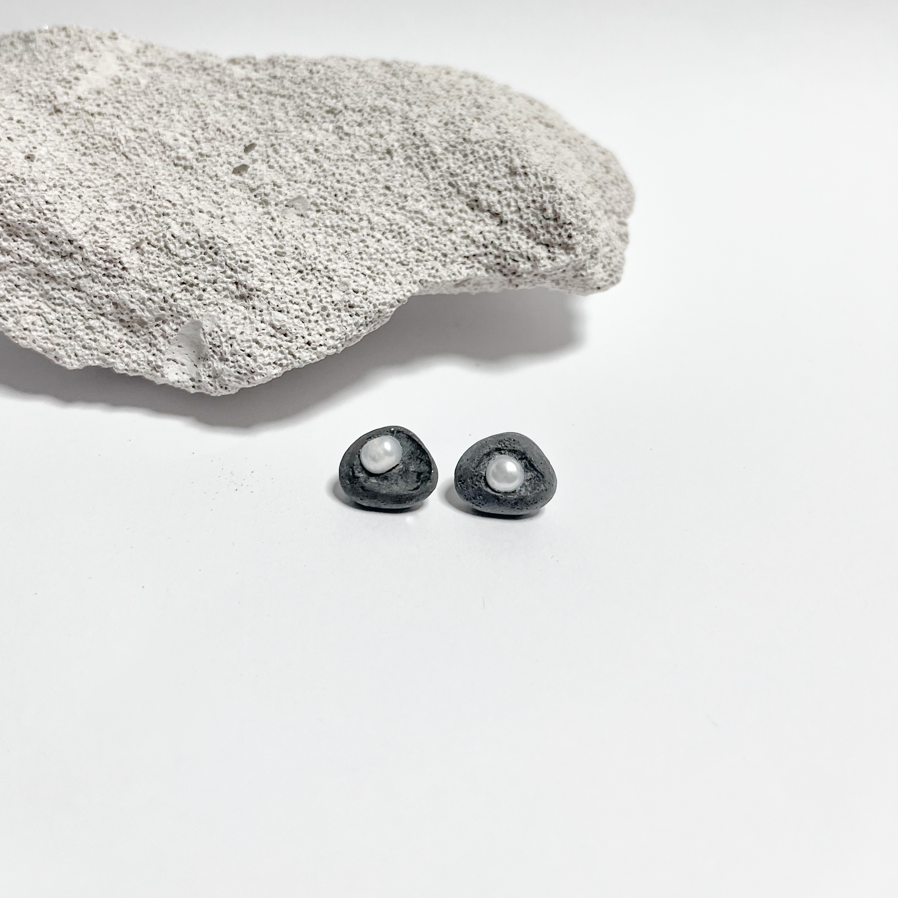 Auskarai ATRADIMAI - PERLAI / Earrings DISCOVERIES - PEARLS