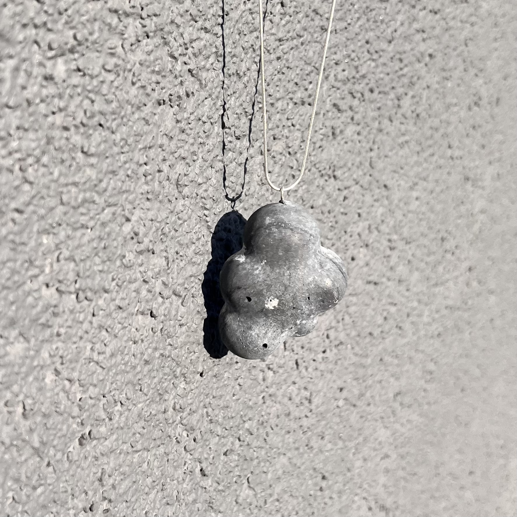 Pakabukas PILKAS DEBESIS / Pendant GREY CLOUD