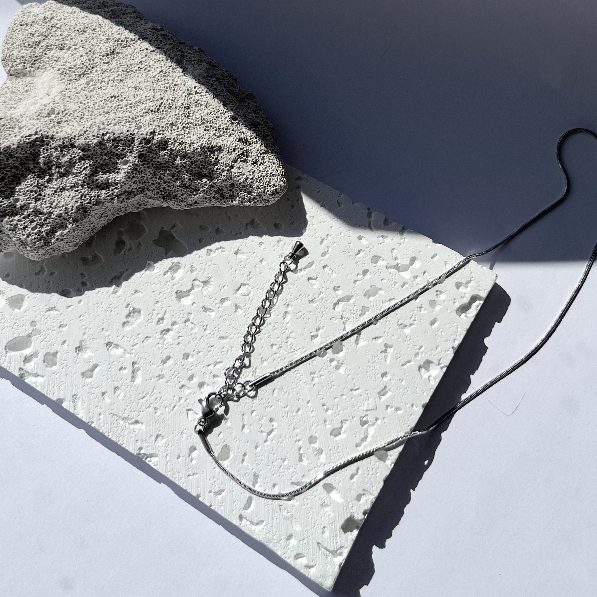 Pakabukas AKMUO ner. pl. gr. / Pendant STONE stainl. st. ch.